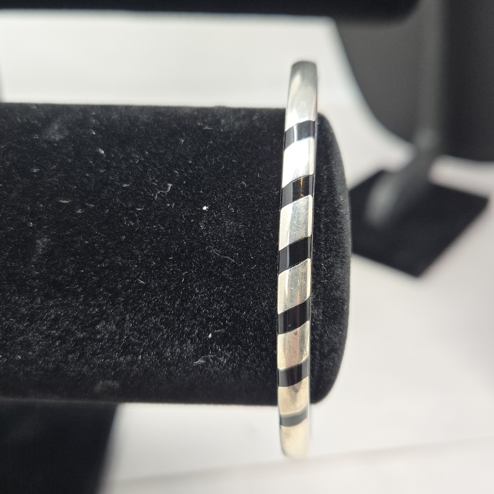 Vintage Taxco Mexico 950 Sterling Silver Stripe Onyx Hinged Oval Bracelet
